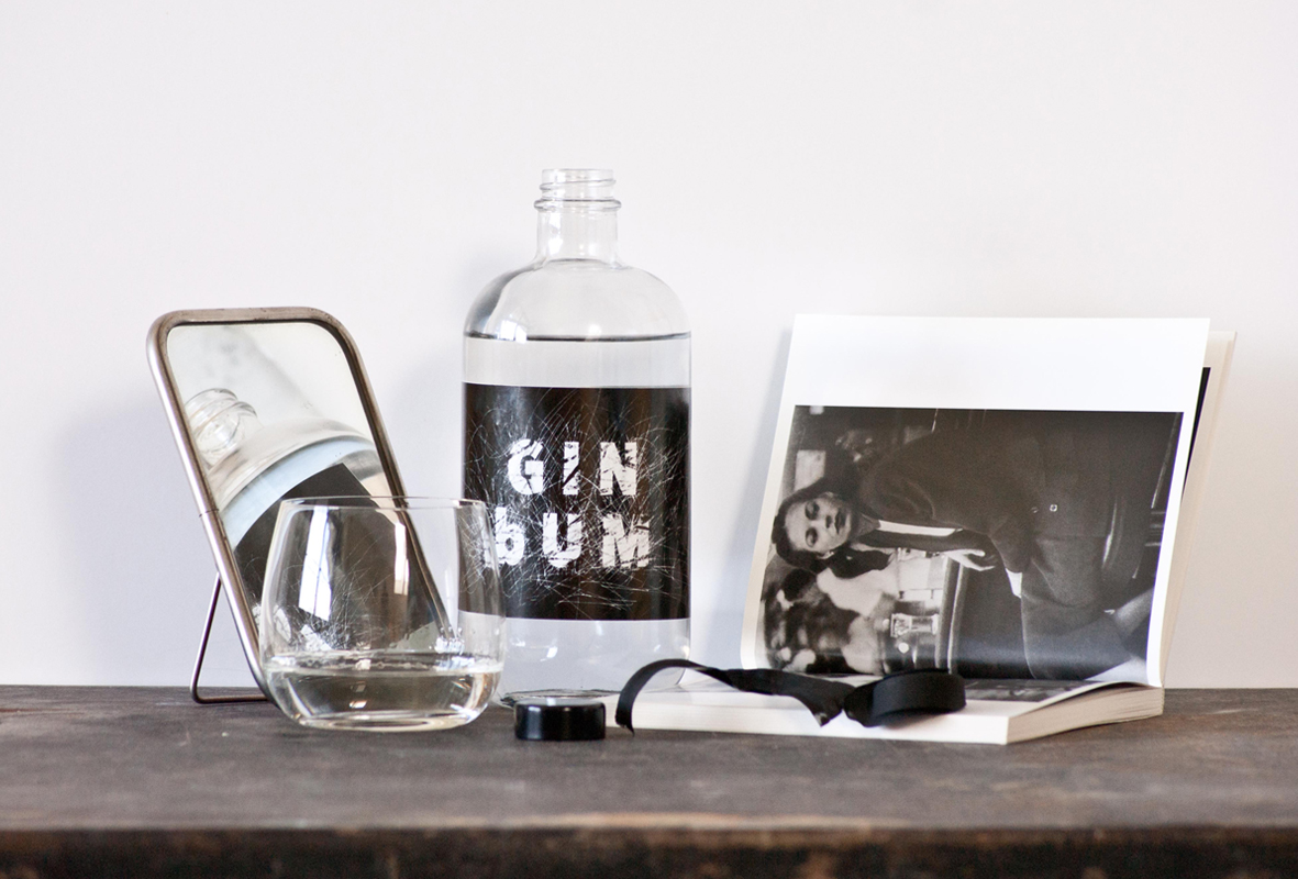 GINbUM Flasche mit Glas und Geschenkkarton
